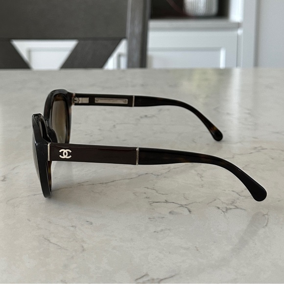 Chanel 5252q 714/s9 Sunglasses Brown Tortoise / Brown Polarized Lens main image 10